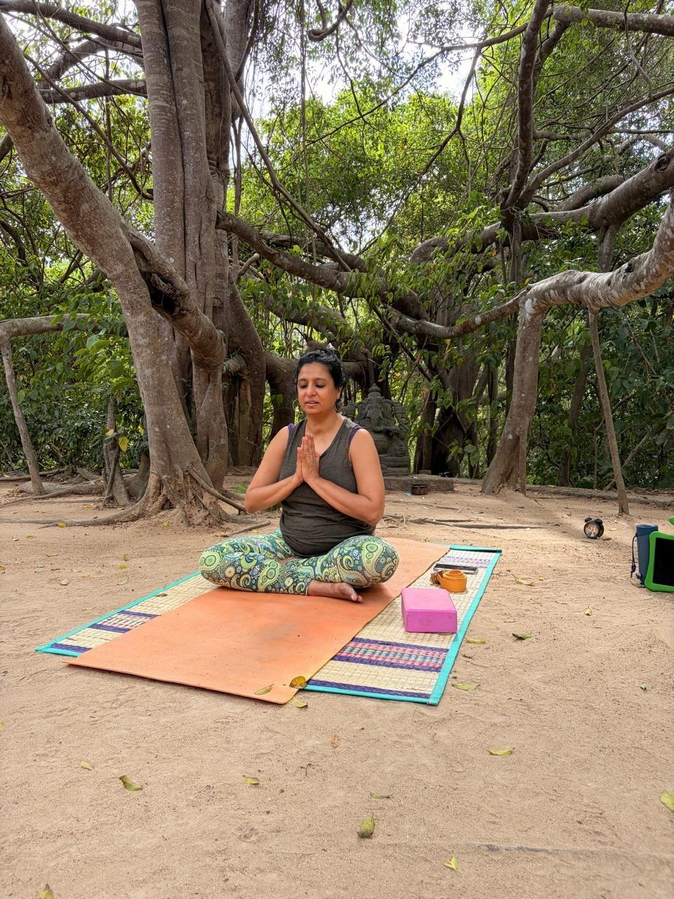An open-air yoga class with Samanta Duggal